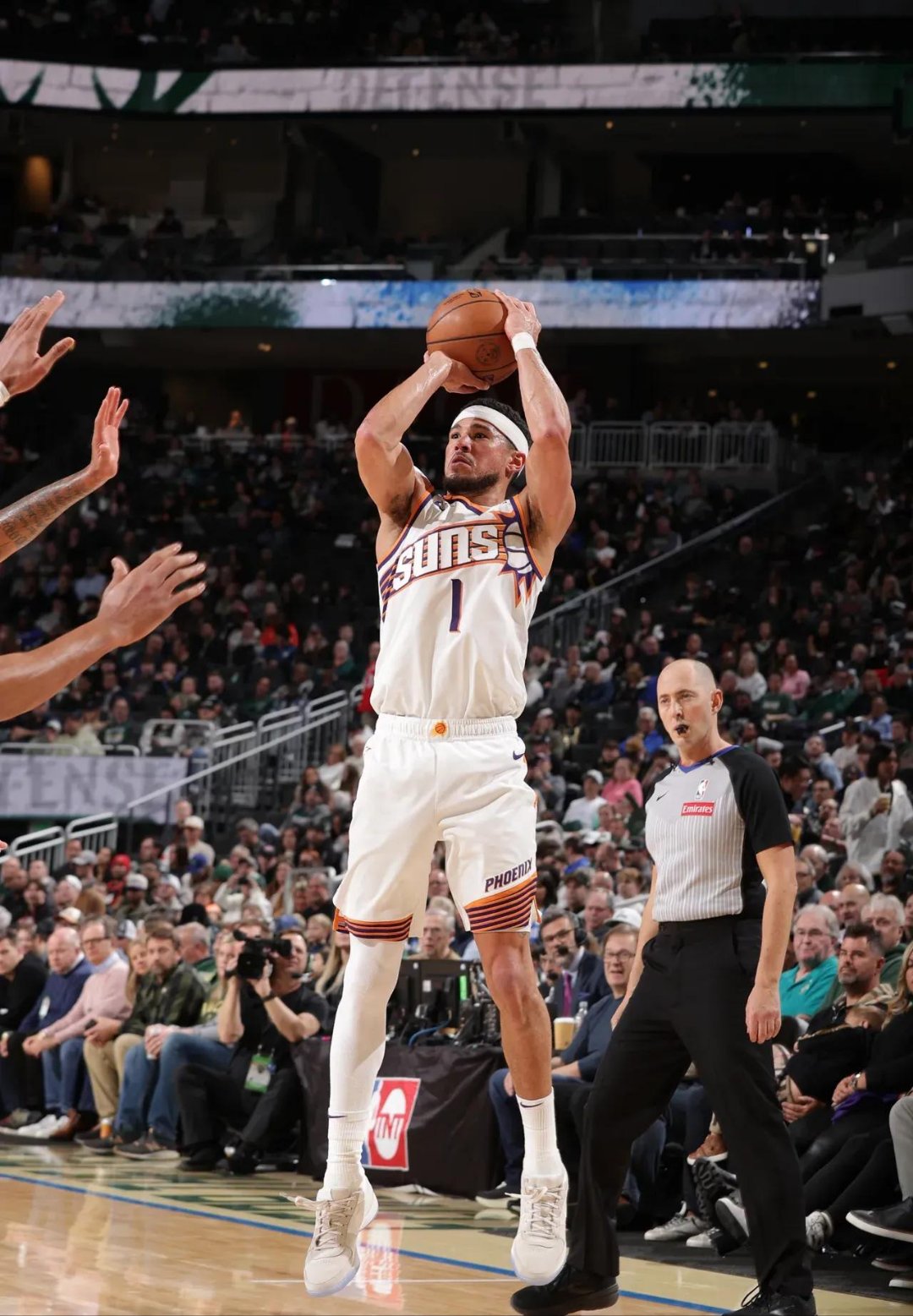 灰熊力克火箭,布克状态火热 灰熊力克火箭,布克状态火热