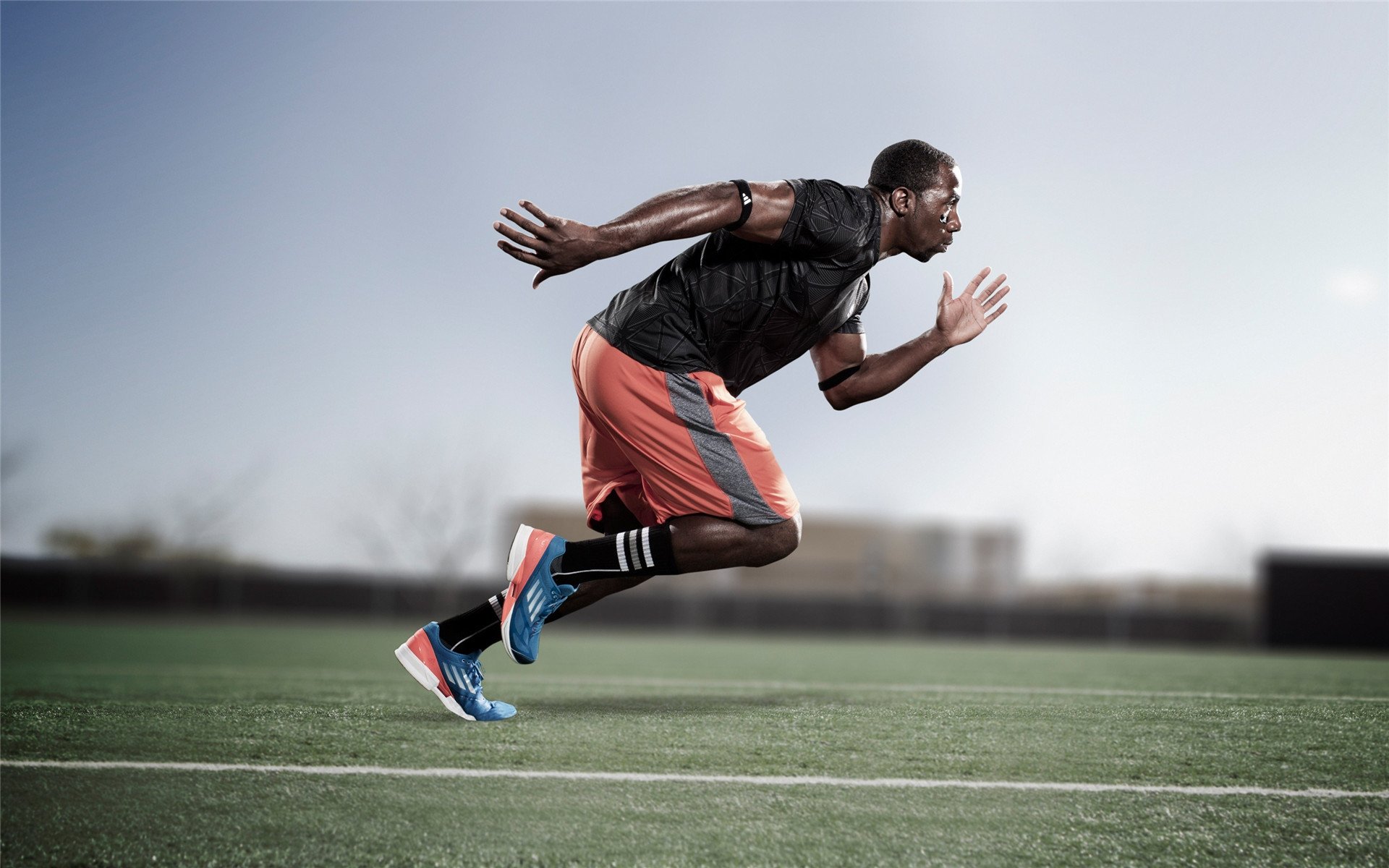 库尔图瓦一夫当关，乌克兰与突尼斯的绿茵博弈