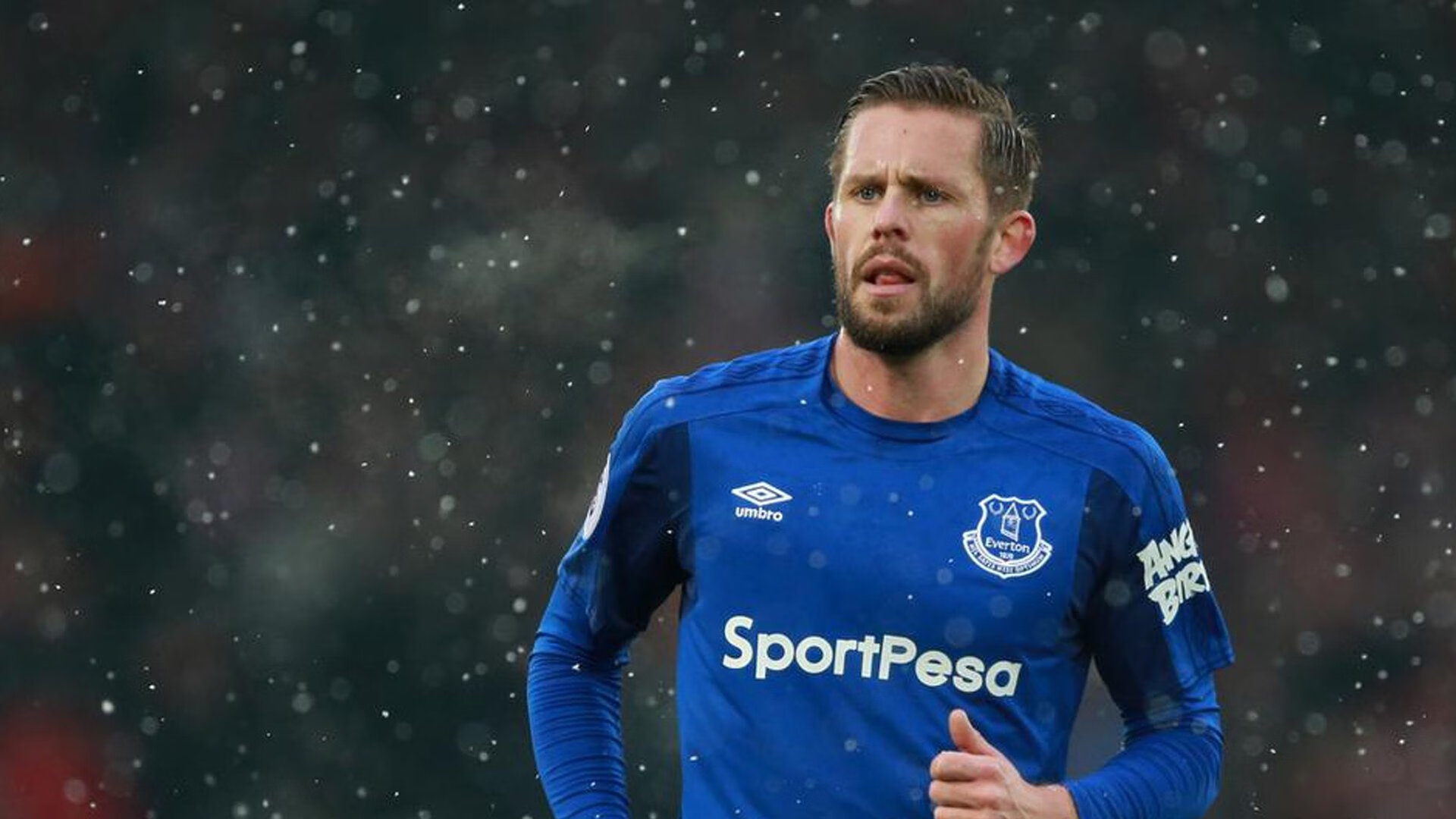 季后赛抢七之夜,富安健洋赛后评分拉满,他如何成为球队的定海神针?