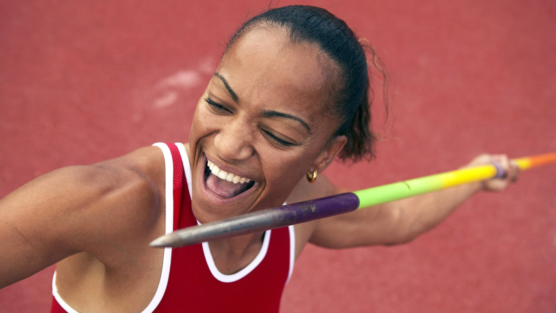 国王硬仗取胜上海队，霍勒迪在世界排名争夺战中接管比赛